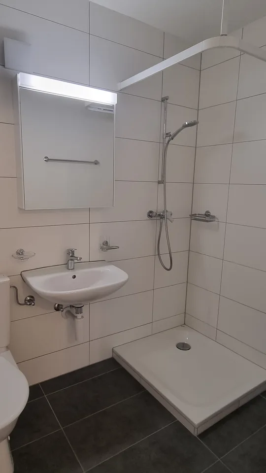 4 pièces lumineux de 100 m² au 3ème étage – rénové avec 2 salles de bains