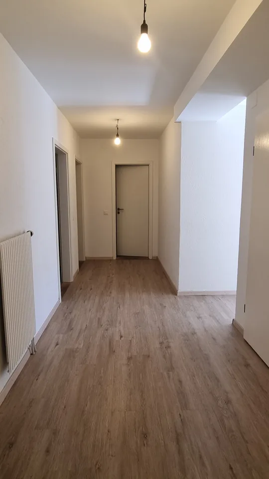 4 pièces lumineux de 100 m² au 3ème étage – rénové avec 2 salles de bains