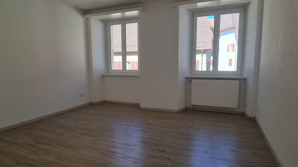 4 pièces lumineux de 100 m² au 3ème étage – rénové avec 2 salles de bains