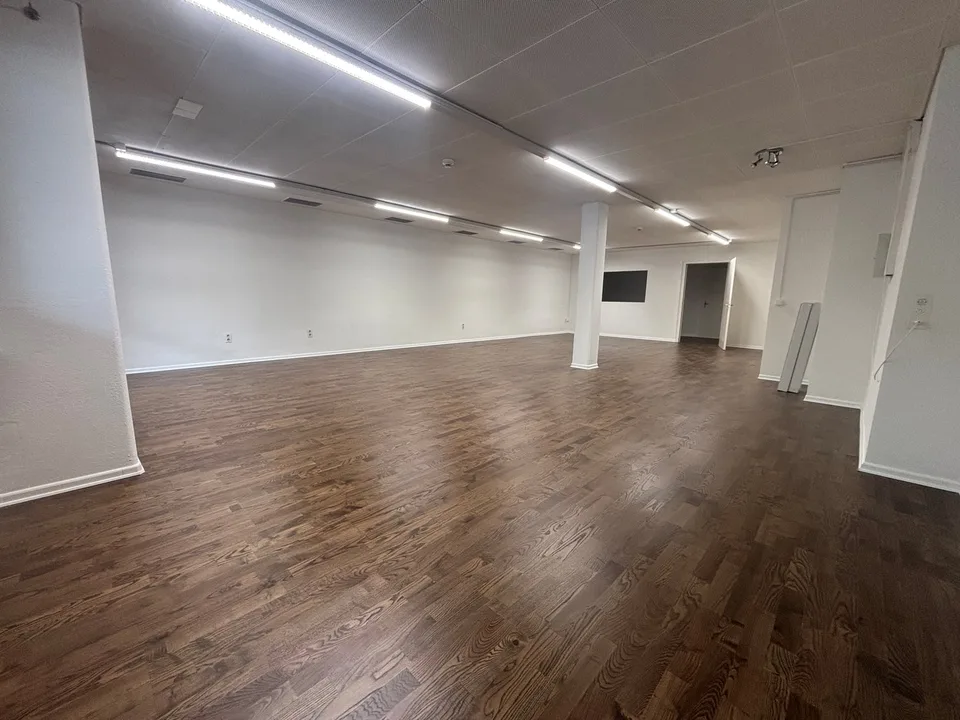 Espace commercial attractif avec local commercial et stockage au centre de Berne