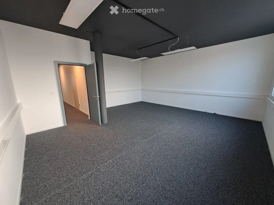 Büro zur Miete in Moudon – 335 m²