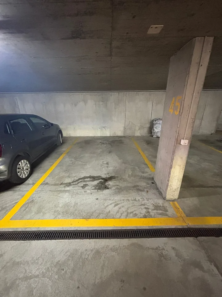 Tiefgaragenparkplatz zu vermieten - Zentral in Oberentfelden
