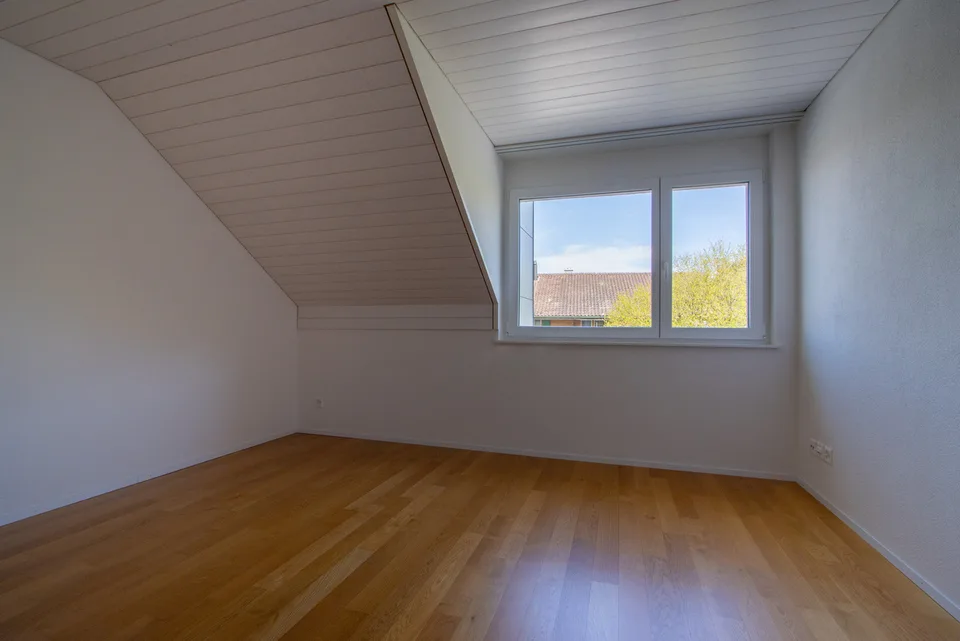 Wohnen mit Stil: 4.5-Zimmer-Dachwohnung mit besonderem Flair – Foto 8 von 11