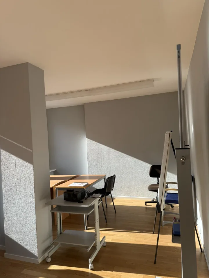 Your new office in Acacias, in the heart of PAV – photo 6 of 8