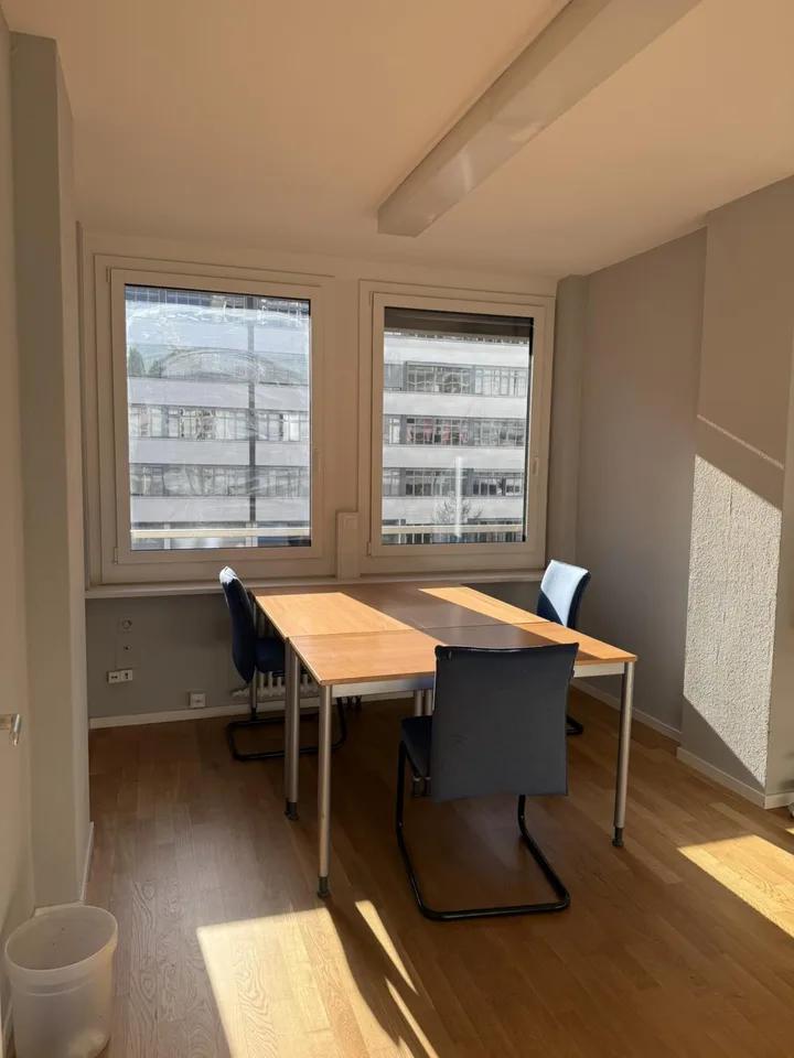 Your new office in Acacias, in the heart of PAV