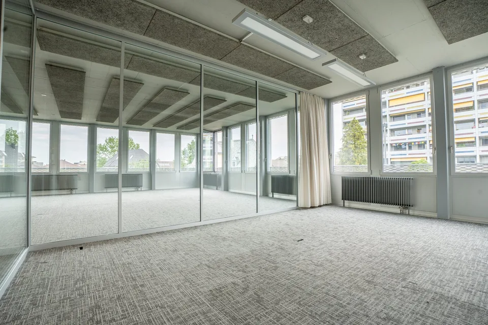 Arztpraxis - zentrale Lage - modernes Gebäude