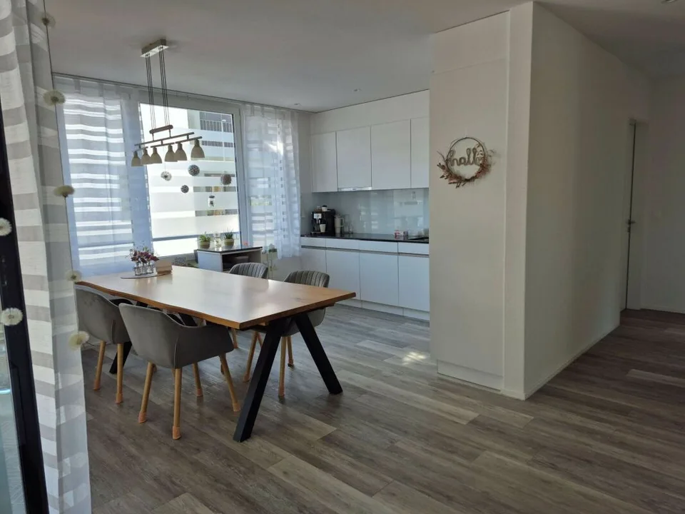 Appartamento moderno 4.5 locali nel centro del villaggio di Müllheim