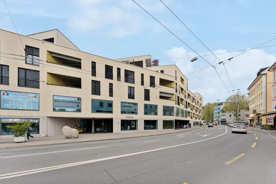 Büro-/Praxisräume vis-à-vis Neumarktplatz zu vermieten