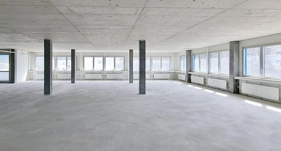 Spazio commerciale flessibile – ideale per la produzione e la logistica