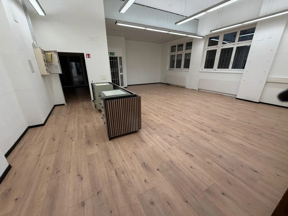 ***zentrale Gewerberäumlichkeiten mit vielfältiger Nutzungsmöglichkeit***