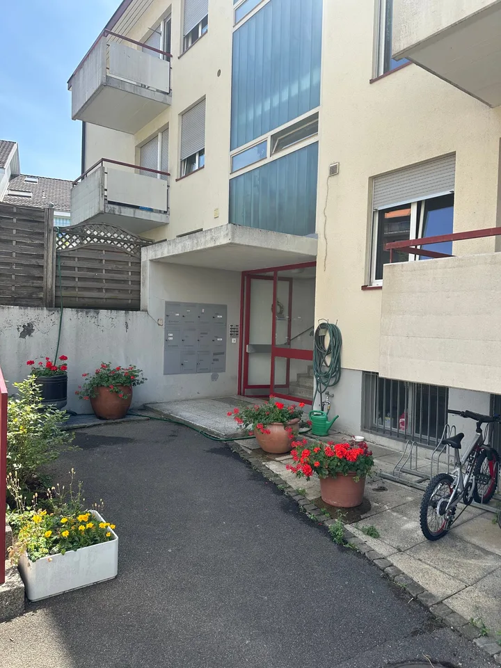 Appartement lumineux 3 pièces avec balcon à Wallisellen