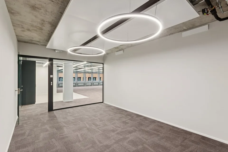Erstbezug - modern & nachhaltig: vollausgebautes Büro 452m² im DGNB-Gold-zertifizierten AirCenter