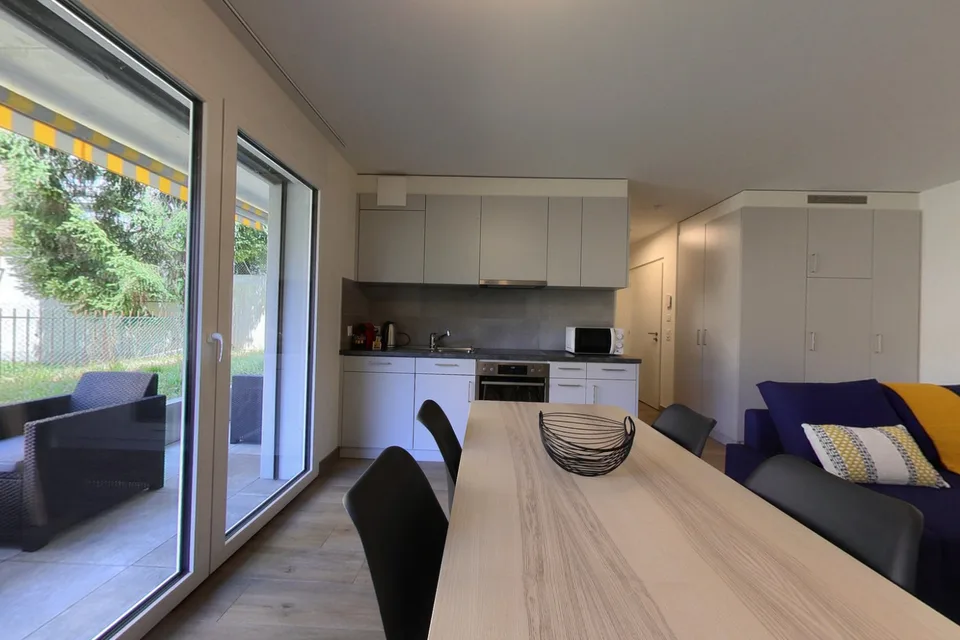 Bright 1 bedroom apartment with terrasse and parking lot, close to green spaces
