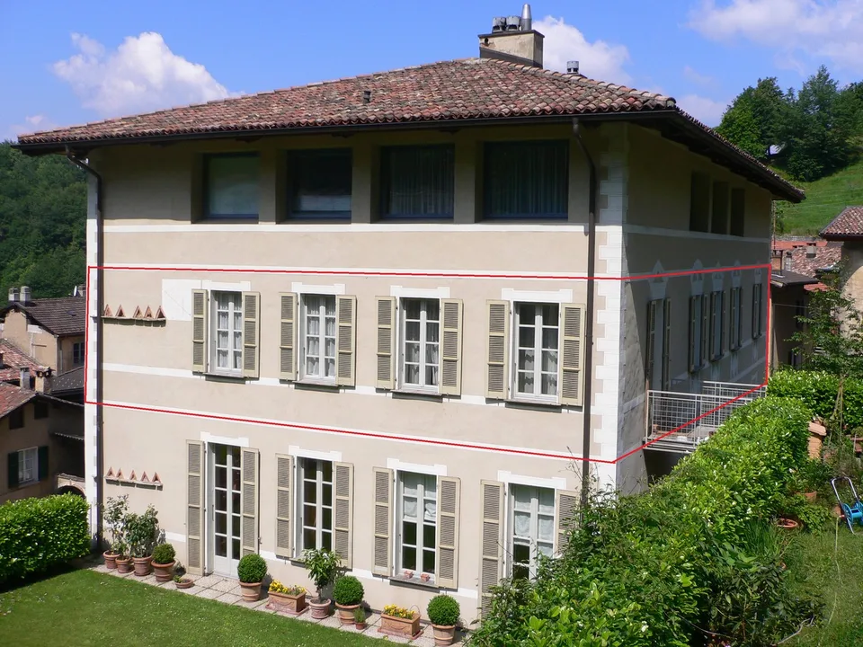 Bellissimo appartamento di 5.5 locali sito in una casa storica a Carabbia