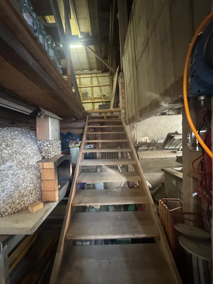 Warehouse/ barn on the 1st floor
