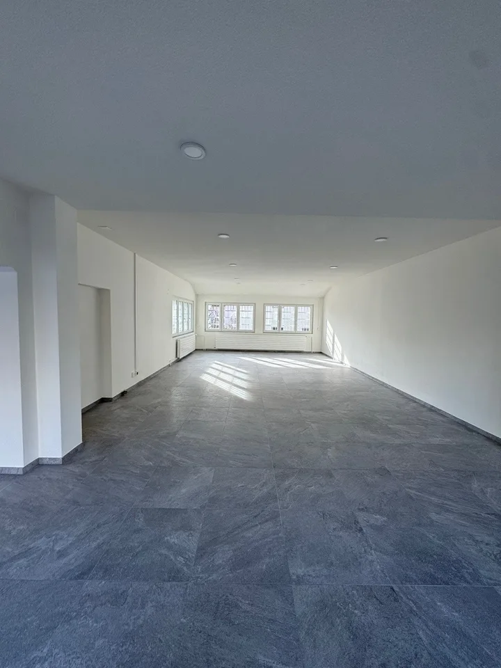 Grosszügige Gewerbefläche zu vermieten – 70 m² – Komplett renoviert im Februar 2026 – Orpund
