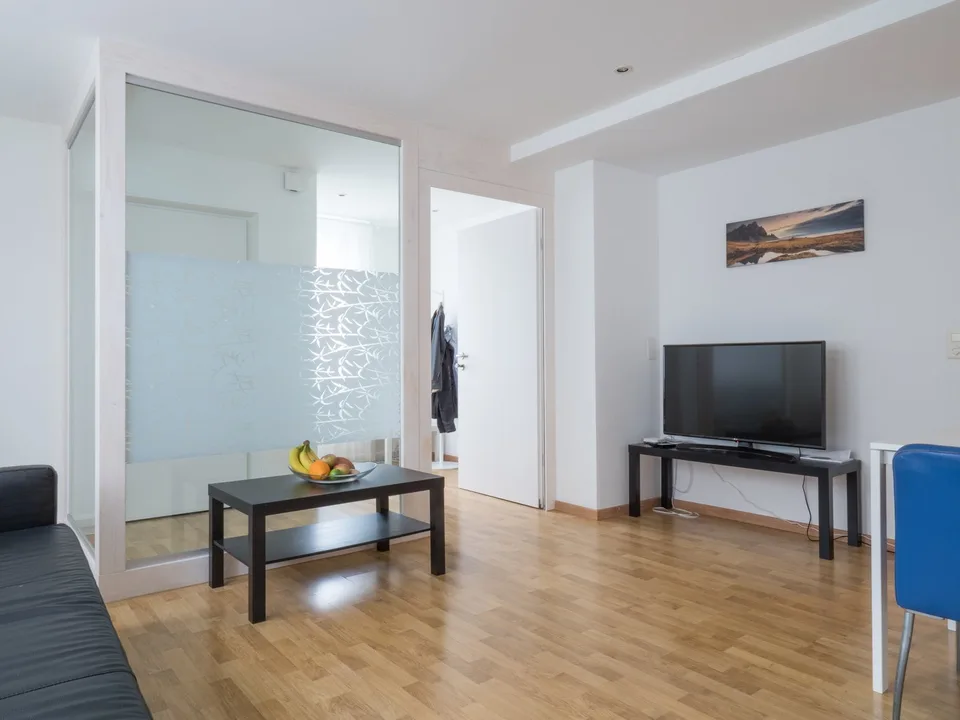 Möblierte 3.5-Zimmer-Wohnung im Erdgeschoss in Hünenberg