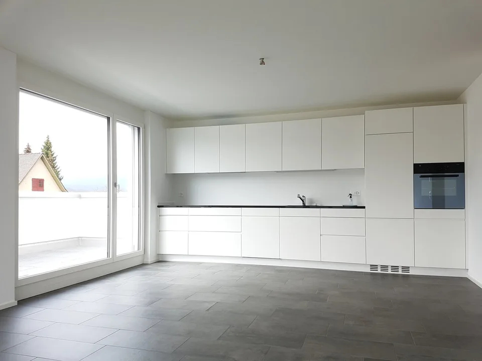 Appartement en attique de 3 1/2 pièces avec terrasse ensoleillée toute la journée