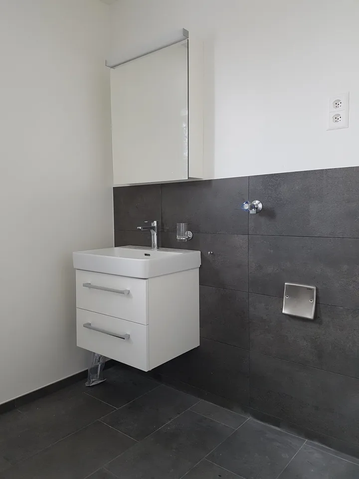 Appartement en attique de 3 1/2 pièces avec terrasse ensoleillée toute la journée