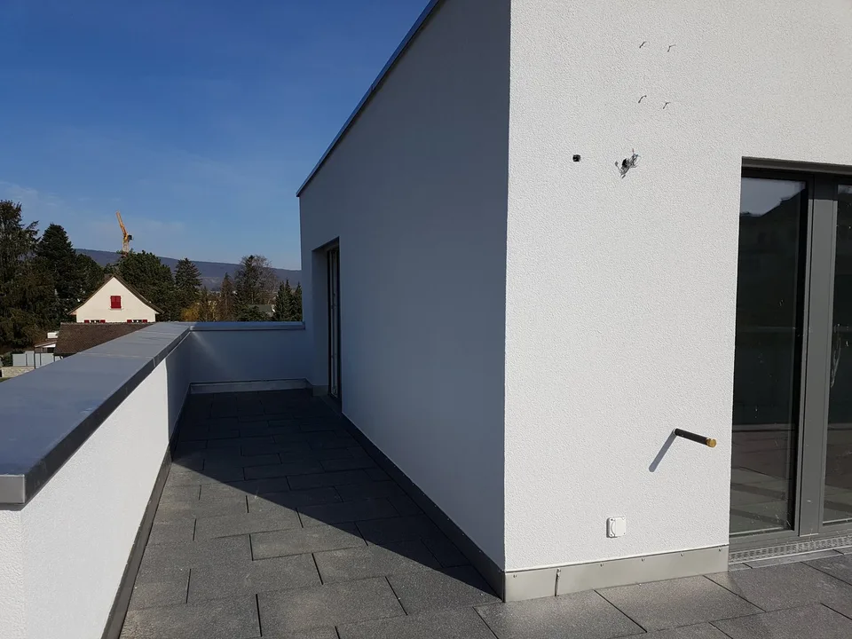 3 1/2 room attic apartment with all-day sunny terrace – photo 7 of 8