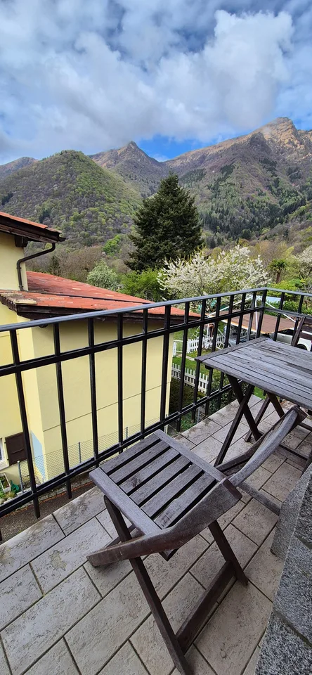 Appartement accueillant à Breno avec balcon et vue panoramique