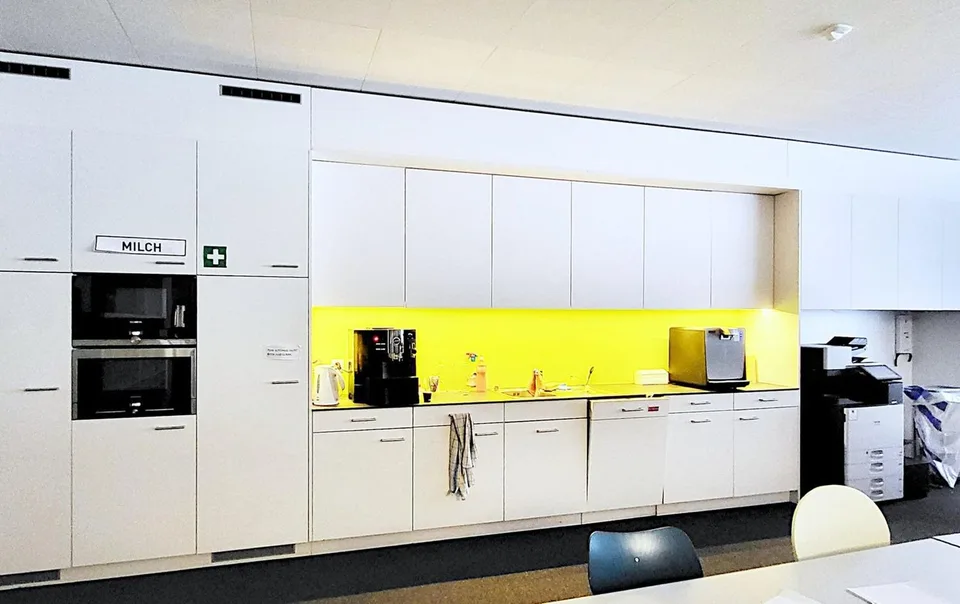 Nouvelles surfaces partielles - espace de bureau entièrement aménagé - environ 620 m2 !