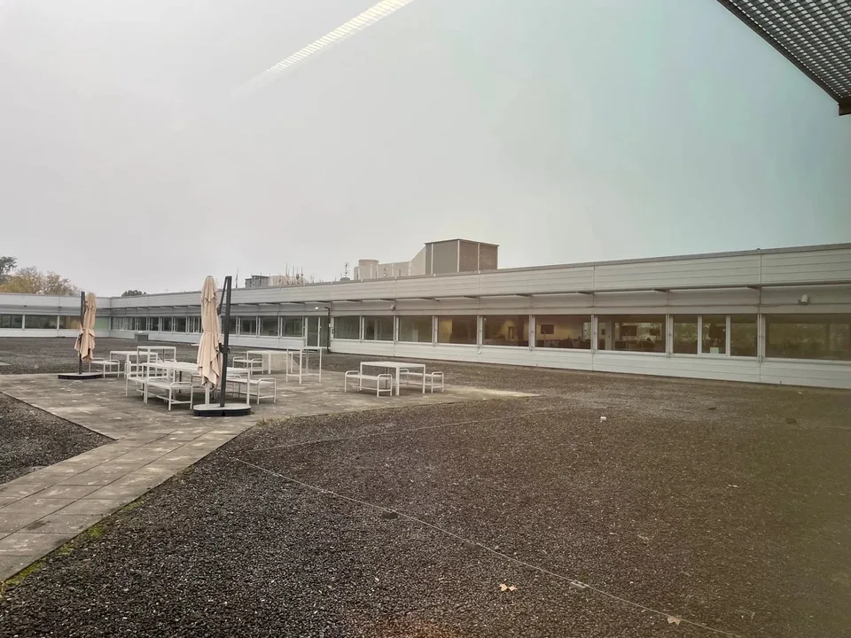 5000 m² located in the heart of a dynamic area – photo 8 of 8