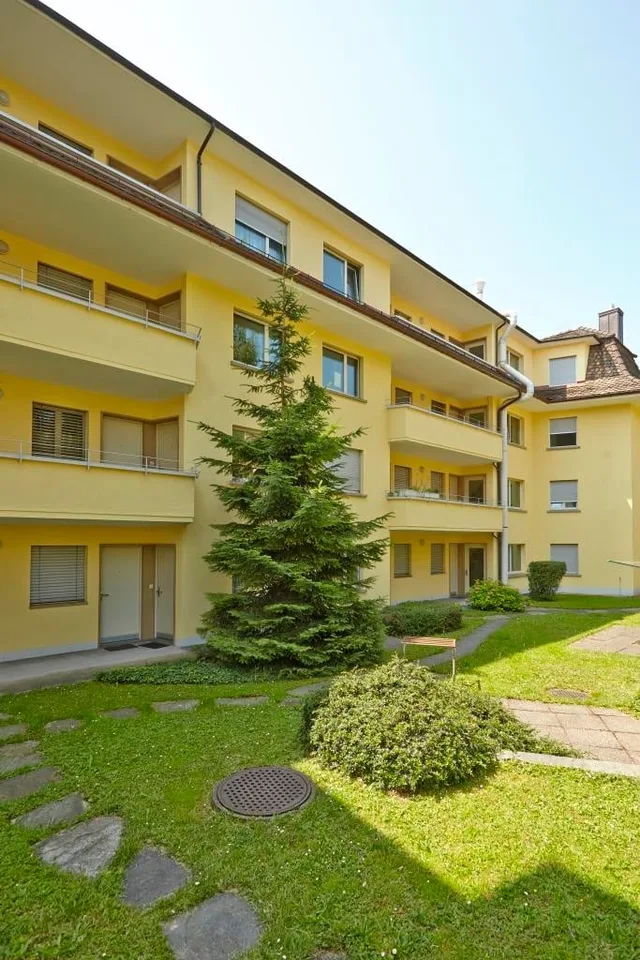 Furnished studio Apartment near Hirslanden, Balgrist / Möbliertes Studio-Apartment