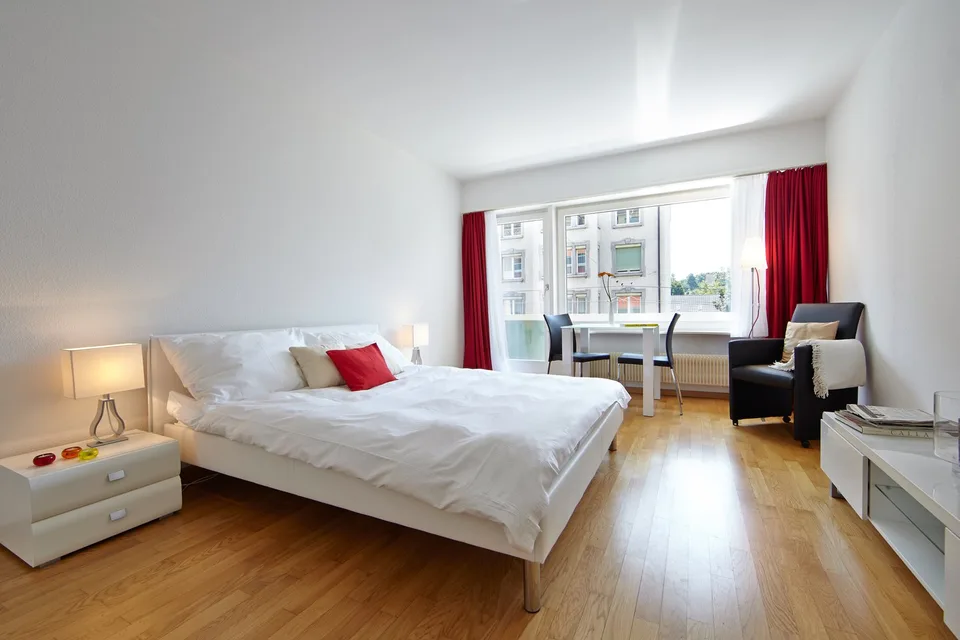 Furnished studio Apartment near Hirslanden, Balgrist / Möbliertes Studio-Apartment