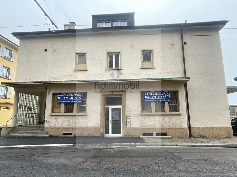 Spacieux local polyvalent idéalement situé