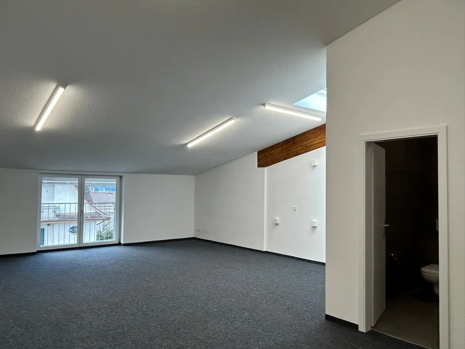 Modernes und zentralgelegenes Büro für Ihr Business