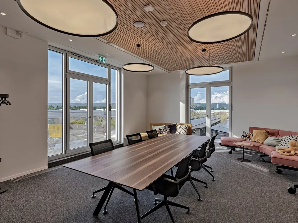 DERNIÈRE CHANCE – BUREAU AVEC TERRASSE EXCLUSIVE AU KOWERK DIETLIKON – photo 12 sur 18