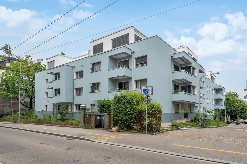 Komfortabler Tiefgaragenplatz in Zürich