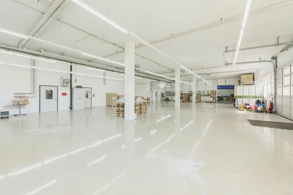 Vielseitige und flexible Gewerbefläche mit Top-Anbindung in Schaffhausen