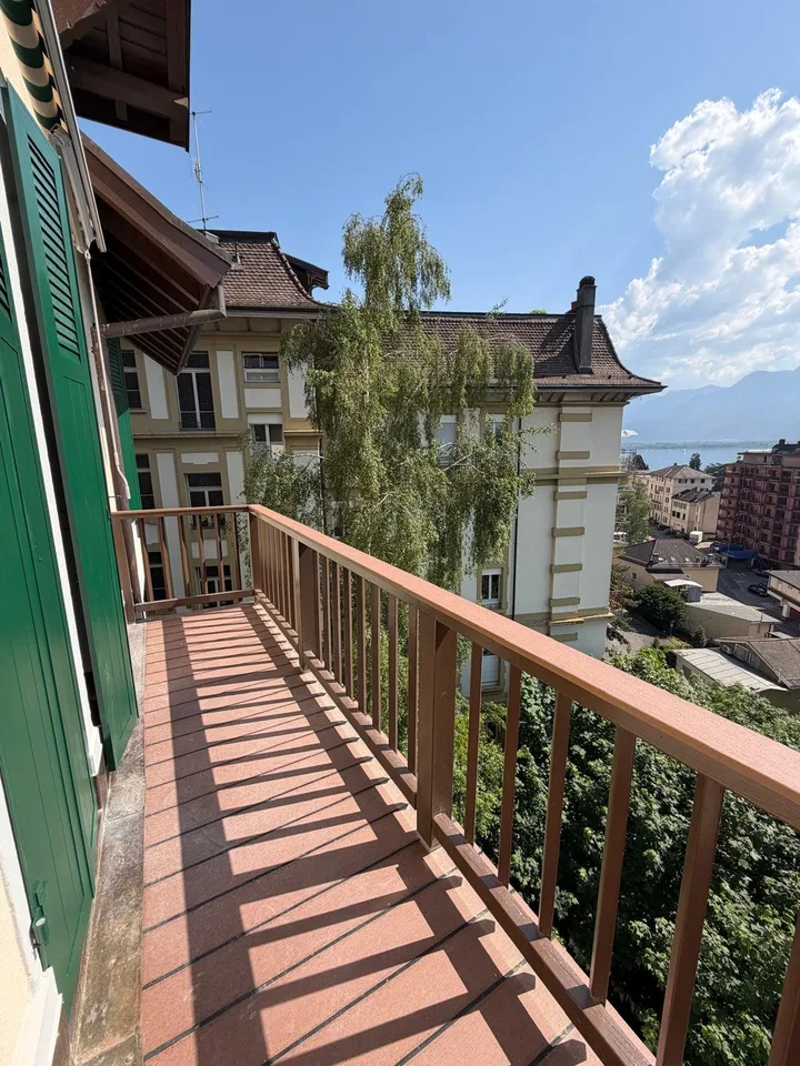 Meraviglioso appartamento di 4 locali con vista sulle montagne a Territet