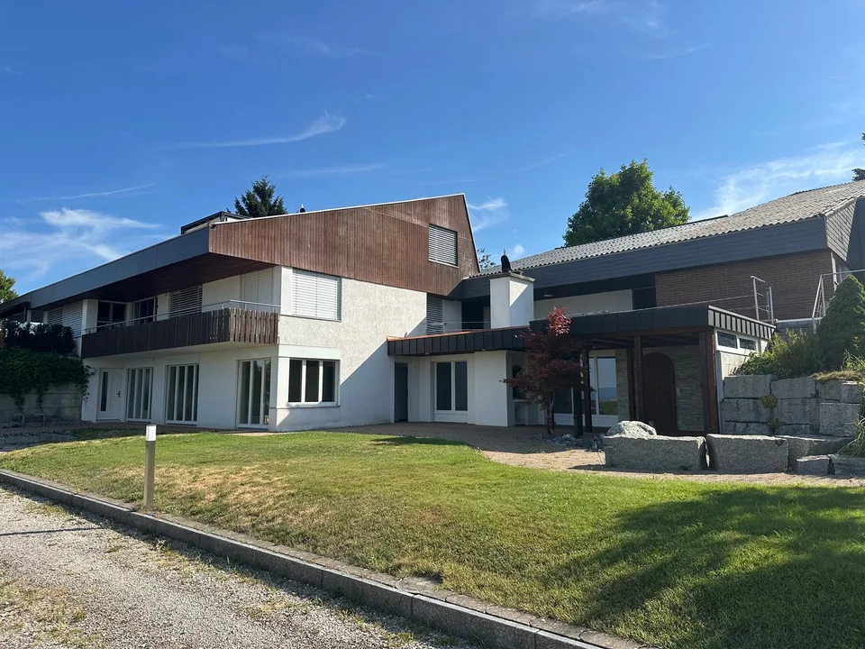 exklusive Wohnung an ruhiger Lage