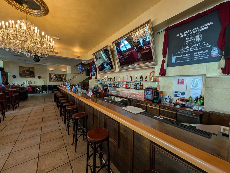 Etablierte Lounge-Bar Basilica in Zürich-West