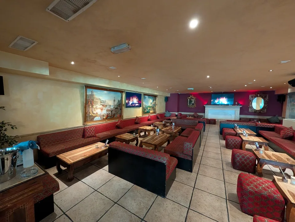 Etablierte Lounge-Bar Basilica in Zürich-West – Foto 7 von 10