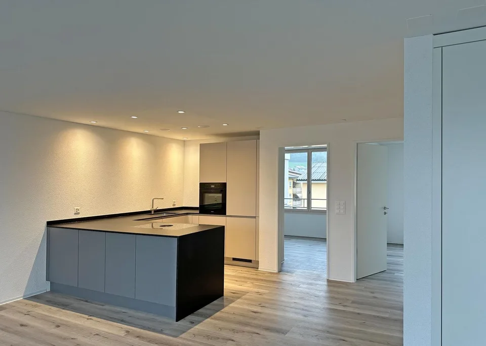 Moderne, neuwertige 3.5-Zimmer-Wohnung an ruhiger Lage