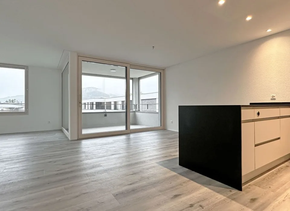 Moderne, neuwertige 3.5-Zimmer-Wohnung an ruhiger Lage
