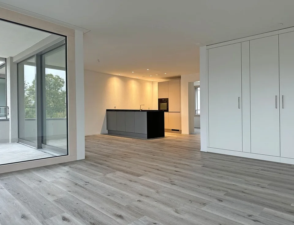 Moderne, neuwertige 3.5-Zimmer-Wohnung an ruhiger Lage