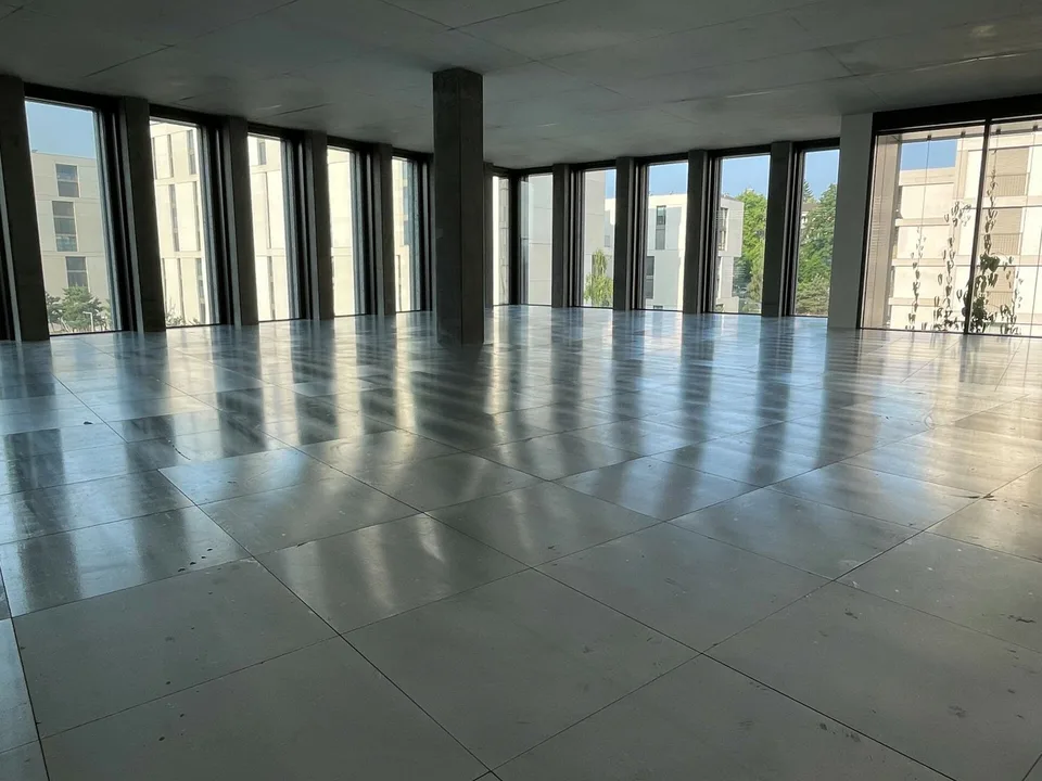Office of 345 m2 in Pont-Rouge