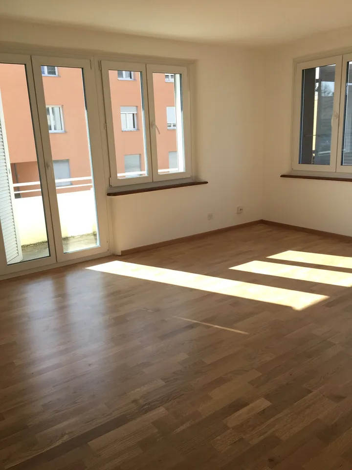 3.5-Zimmerwohnung im 1.OG nahe Bahnhof