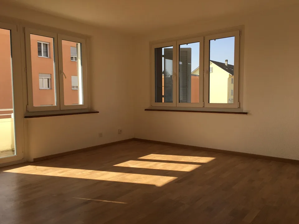 3.5-Zimmerwohnung im 1.OG nahe Bahnhof