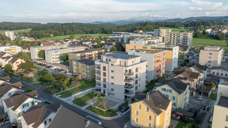 Appartamento attraente di 2,5 locali con balcone in posizione centrale a Niederuzwil