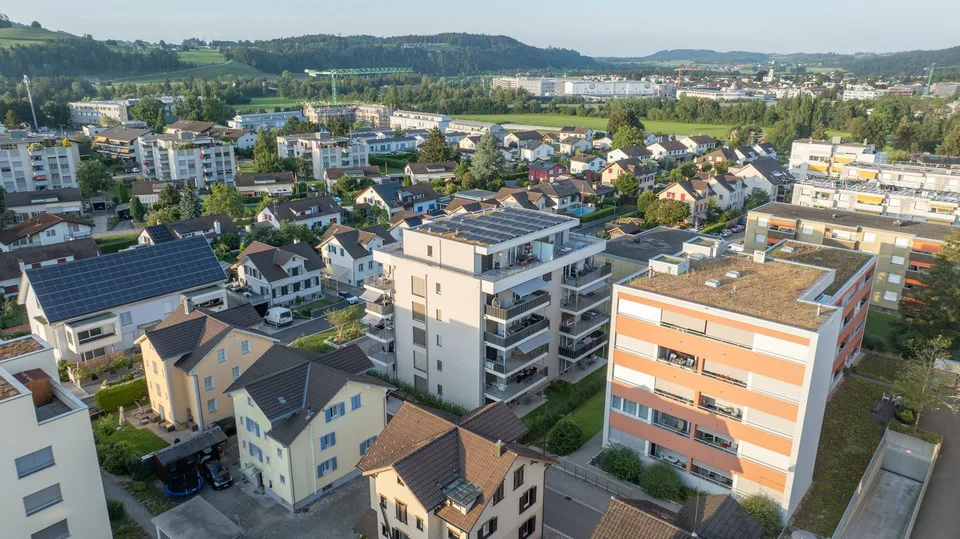 Appartamento attraente di 2,5 locali con balcone in posizione centrale a Niederuzwil