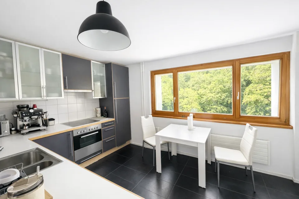 Blick auf den See! 3.5-Zimmer-Wohnung mit Balkon