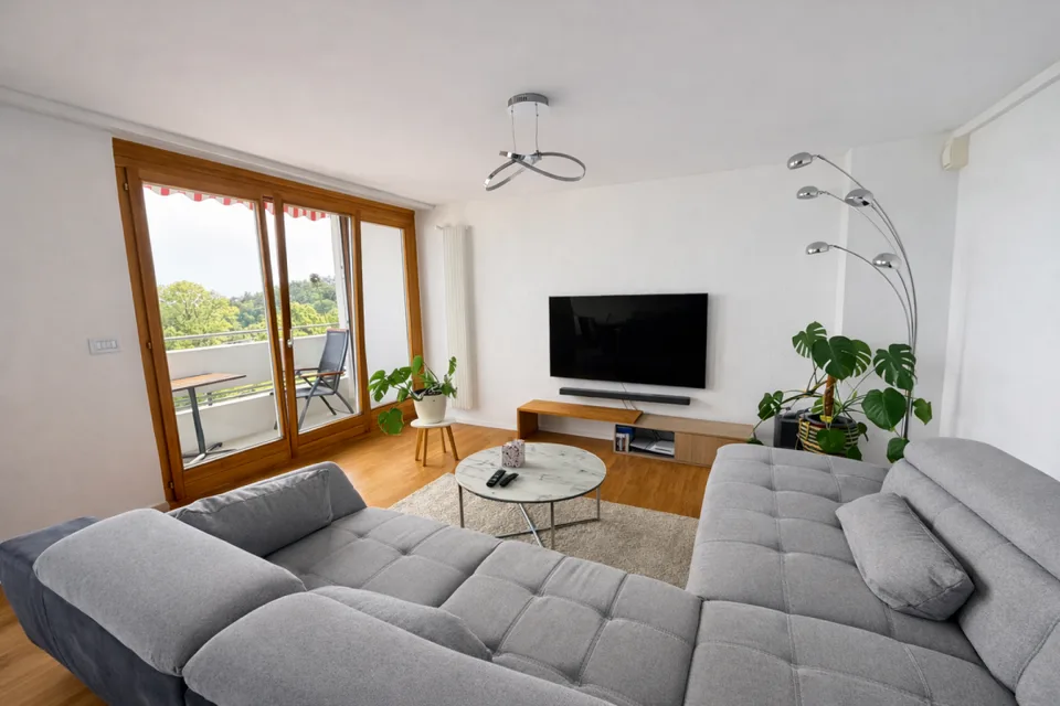 Blick auf den See! 3.5-Zimmer-Wohnung mit Balkon