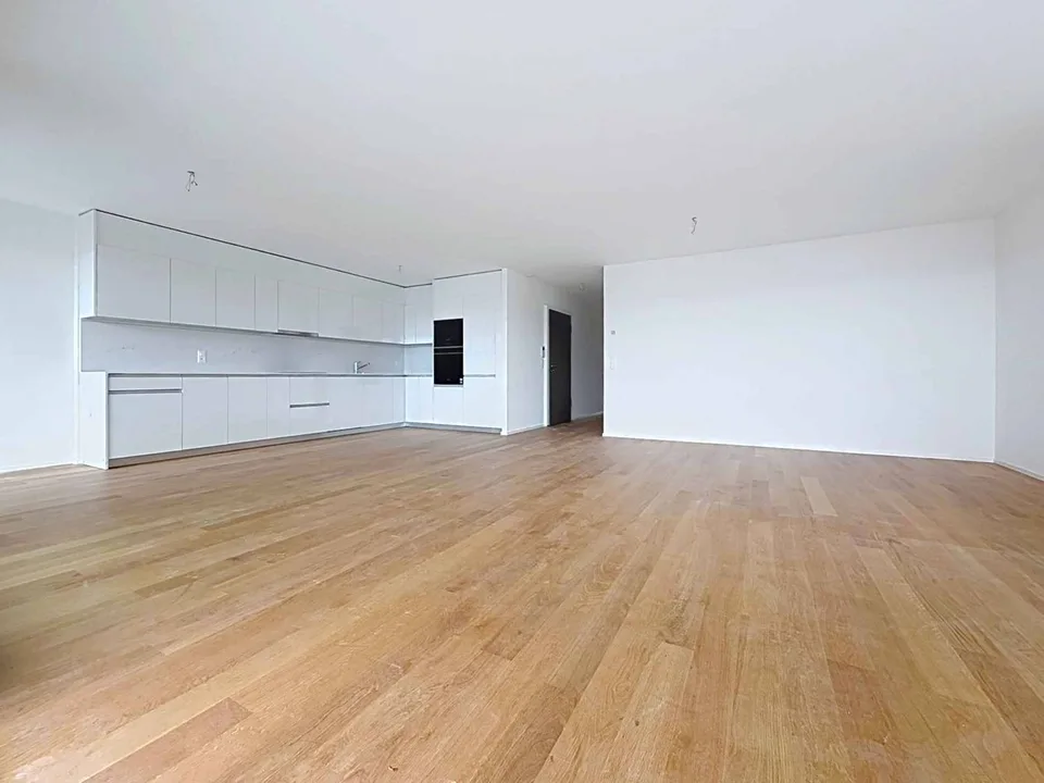 Luxuriöse 4.5-Zimmer-Wohnung mit überdachtem Balkon
