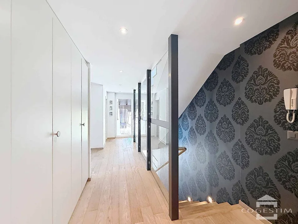 Spacieux duplex de 5.5 pièces avec terrasse et vue sur le Lac Léman